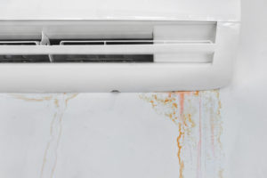 wall with mold stain due to air conditioner leakag 2021 09 02 12 18 42 utc 1